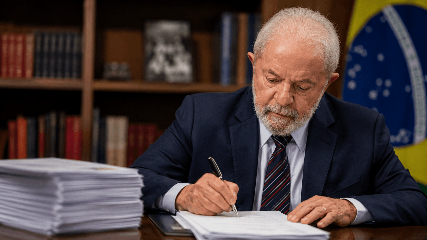 TSE recebe candidatura de Lula à reeleição com 88 certidões criminais