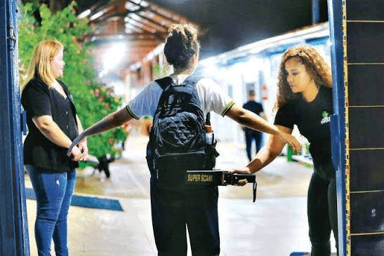 Escolas municipais de Serrinha vão usar detector de metais na entrada