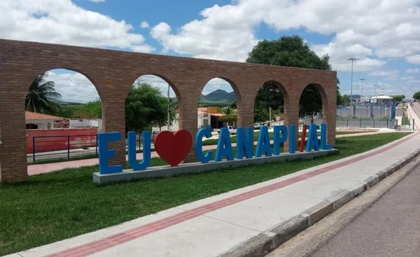 Viatura da Polícia Militar de Alagoas em área rural do Sertão