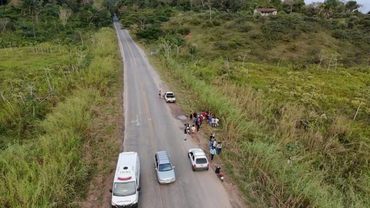 Trecho da BR-330 no sul da Bahia, região de Ubatã e Gongogi