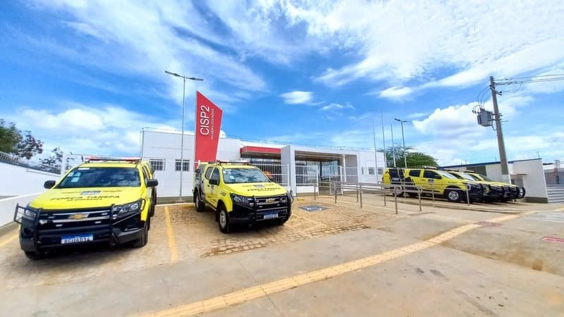 Viatura da Polícia Rodoviária Federal em rodovia durante fiscalização