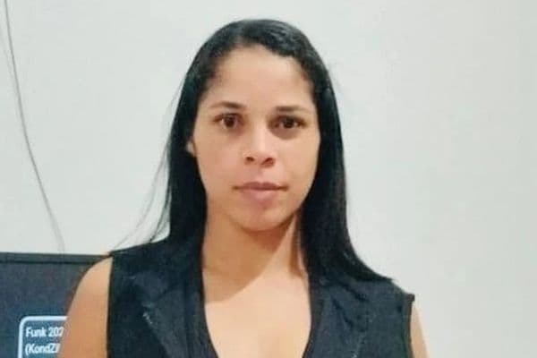 Fachada de residência no bairro Massaranduba, em Arapiraca (AL), onde Silvania Maria da Silva foi encontrada morta