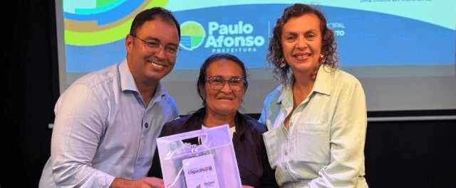 Mulheres participam de curso de costura industrial em Paulo Afonso