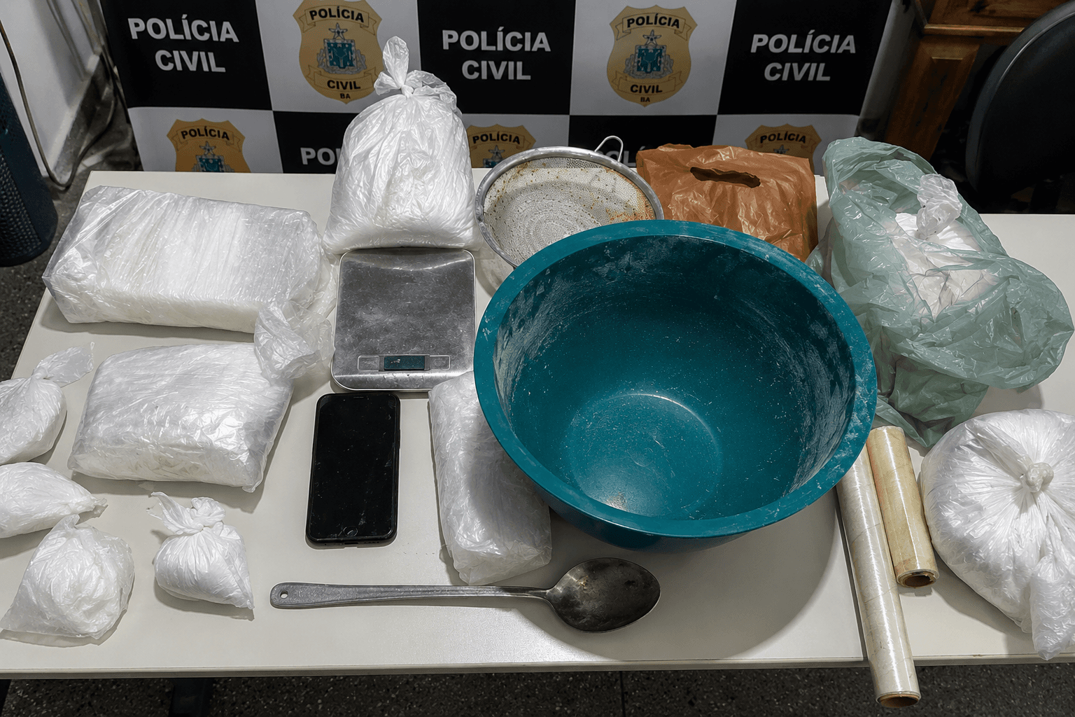Sergipe: mulher é presa e laboratório de drogas é desmontado