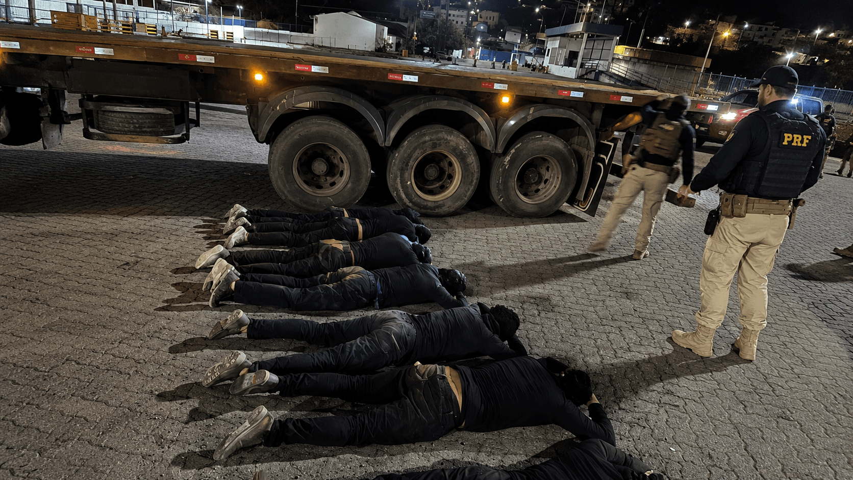 Cocaína rumo à Europa: PF apreende 856 kg e prende 9 em Salvador
