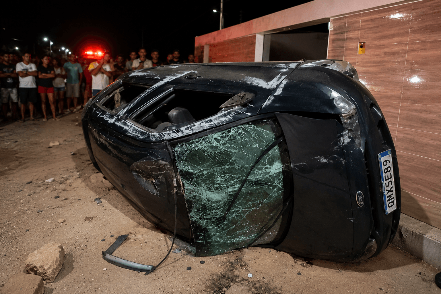 Motorista perde controle e capota carro em Canindé de São Francisco