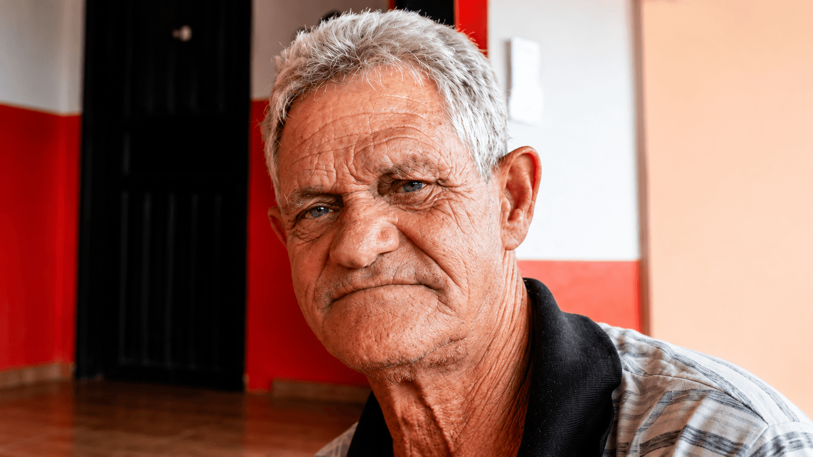 Idoso morto a facadas por namorado da neta; parentes presos