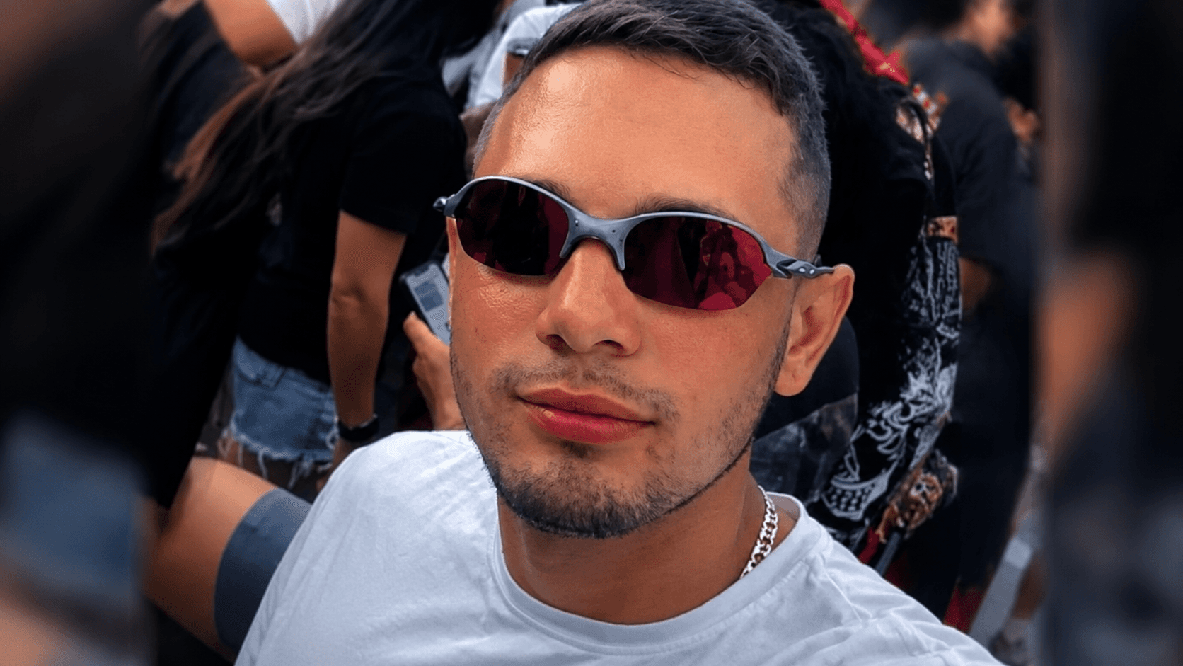 Jovem é morto a tiros em avenida principal de Carira, no interior de Sergipe