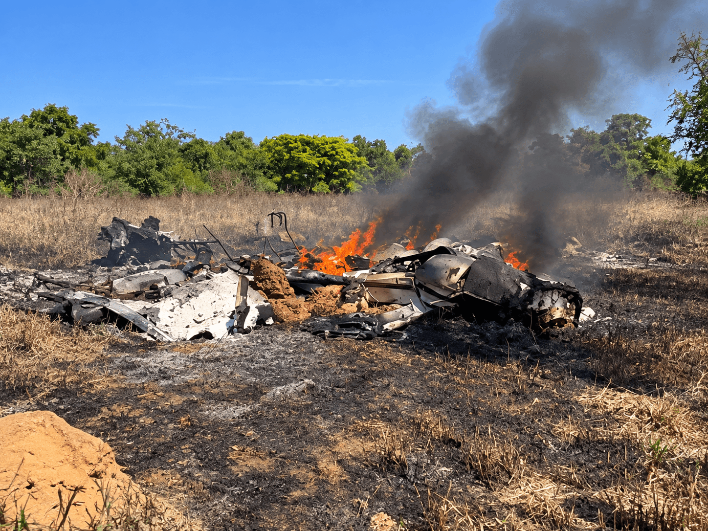URGENTE: três pessoas morrem após avião cair em fazenda de MT