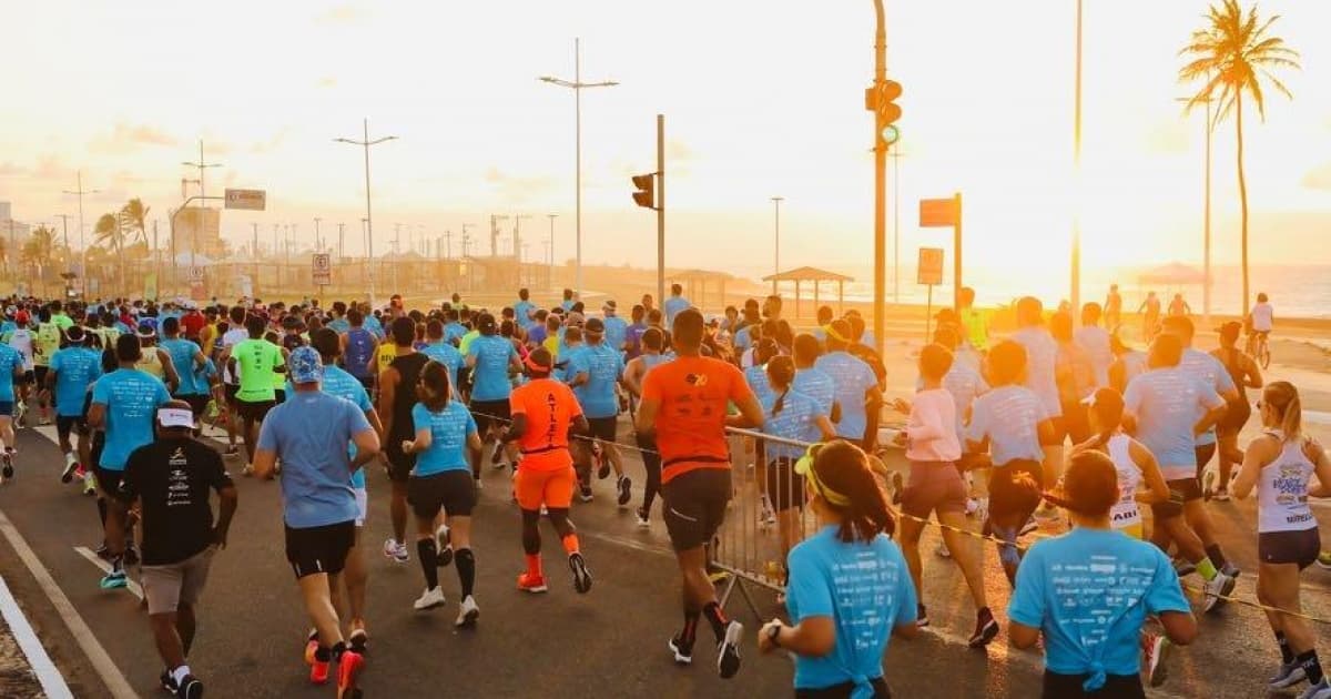 Corredores participando de prova de rua na Bahia