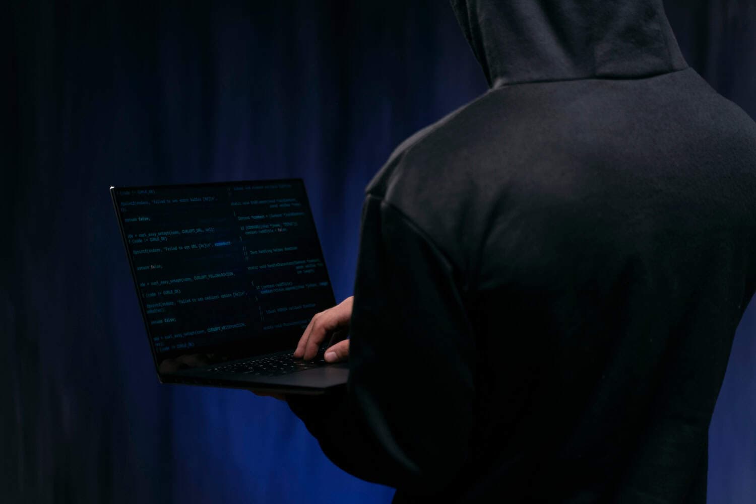 Navegar de forma anônima na internet está cada vez mais difícil (Imagem: @Freepik/Freepik)