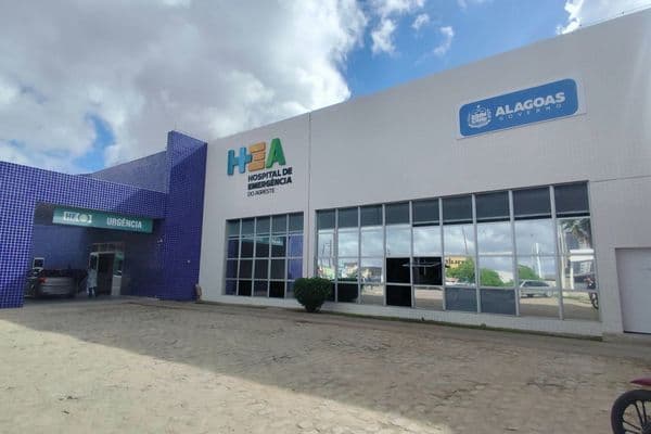 Fachada do Hospital de Emergência do Agreste (HEA) em Arapiraca, Alagoas