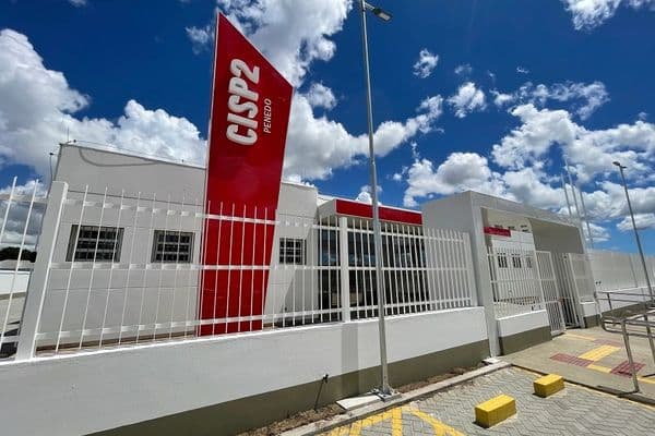 Viatura da Polícia Militar de Alagoas em operação antitráfico em Penedo