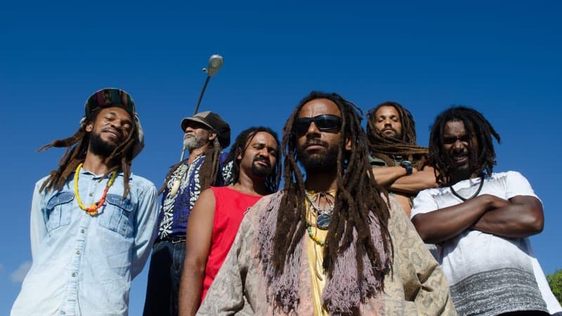 Banda Reação se apresentando ao vivo em show de reggae em Aracaju