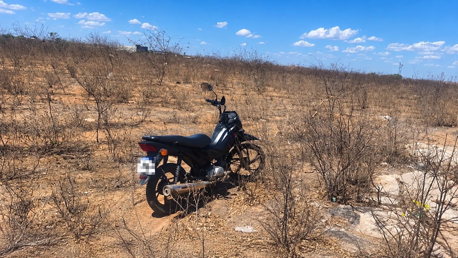 Motocicleta localizada no BTN III, em Paulo Afonso.