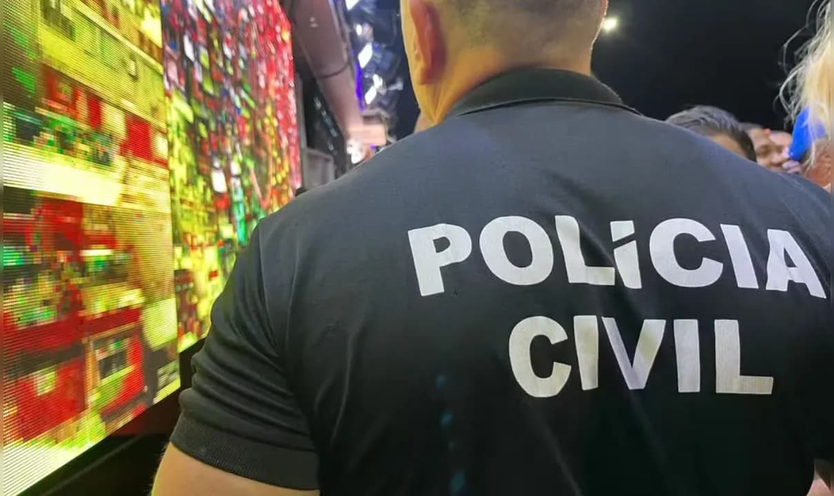 Vítima relatou que suspeito a agrediu fisicamente, ameaçou e pegou pertences pessoais.
