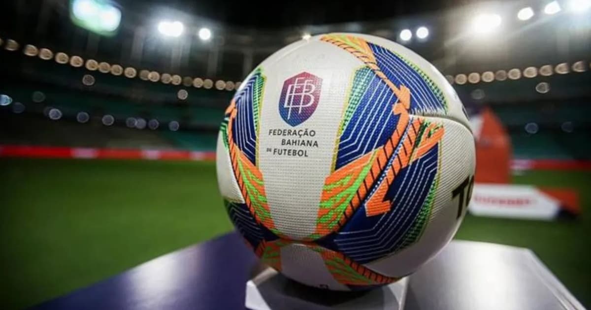 Estádio de futebol no interior da Bahia durante partida do Campeonato Baiano