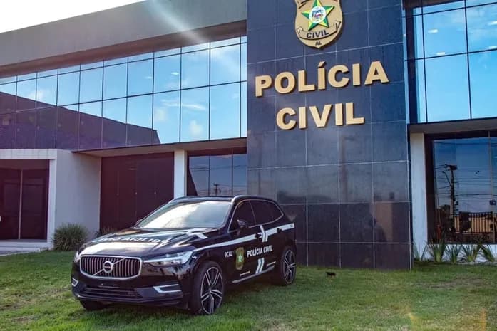 Fachada de delegacia da Polícia Civil de Alagoas