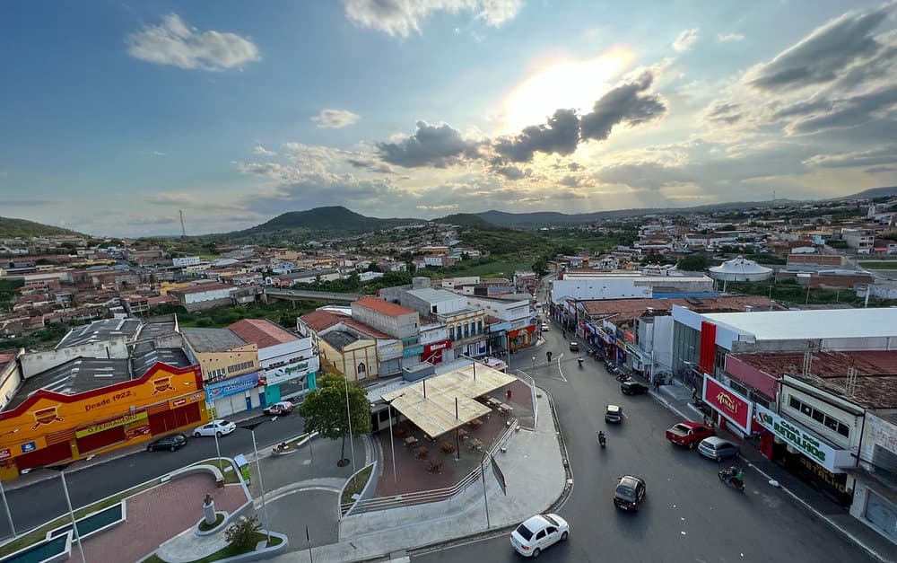 Viatura do Corpo de Bombeiros Militar de Alagoas em atendimento de resgate a vítima de acidente de moto