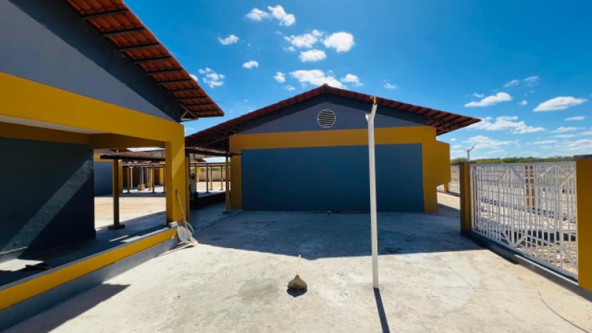 Escola Municipal Dr. José Jorge Peregrino de Carvalho em Itaguaçu da Bahia