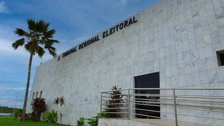 Fachada do Tribunal Regional Eleitoral de Sergipe, que cassou mandatos do prefeito e vice de Simão Dias