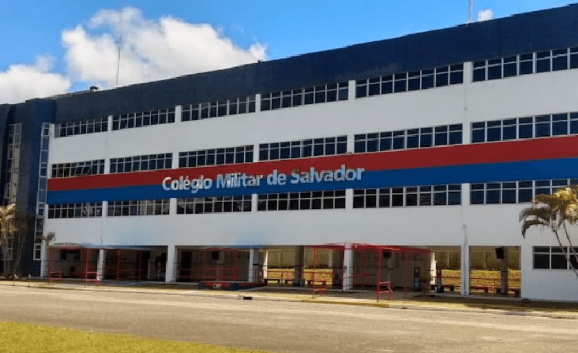 Fachada do Colégio Militar de Salvador, instituição do Exército Brasileiro na Bahia
