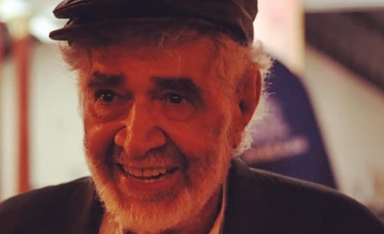 Joubert Moraes, artista plástico sergipano de Propriá, em exposição de suas obras