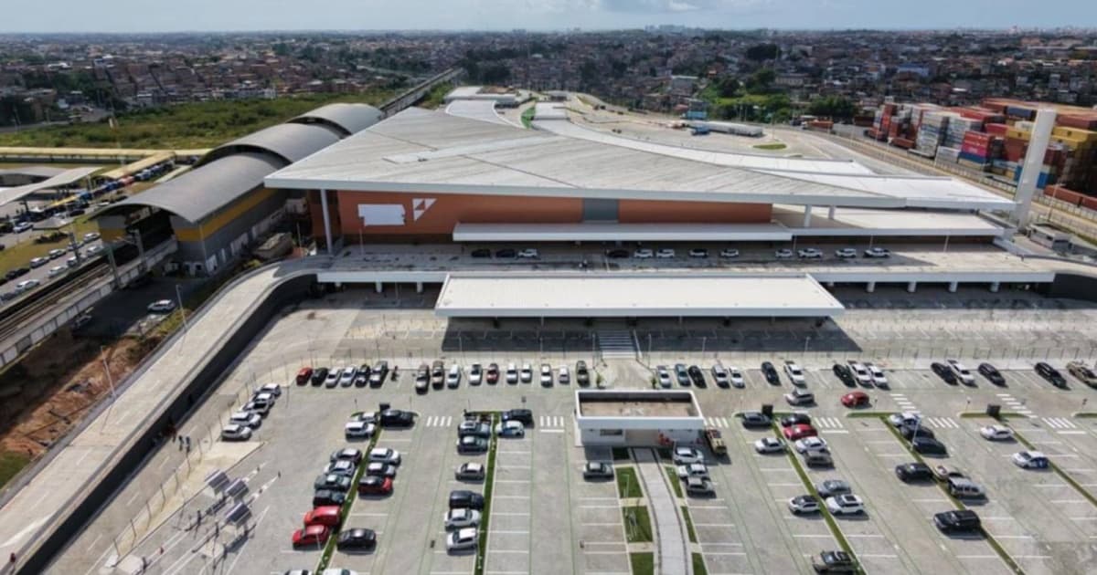 Câmeras de videomonitoramento instaladas em terminal rodoviário na Bahia