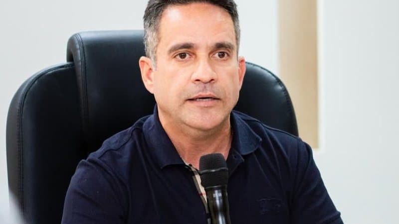 Governador Paulo Dantas em evento oficial em Alagoas