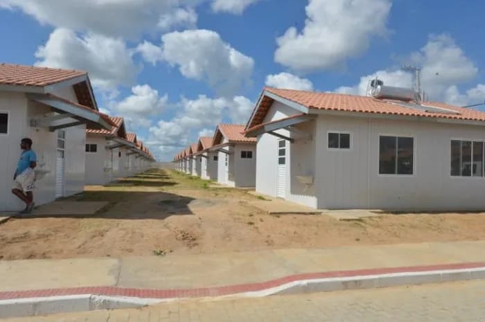 Construção de casas populares do programa Minha Casa Minha Vida