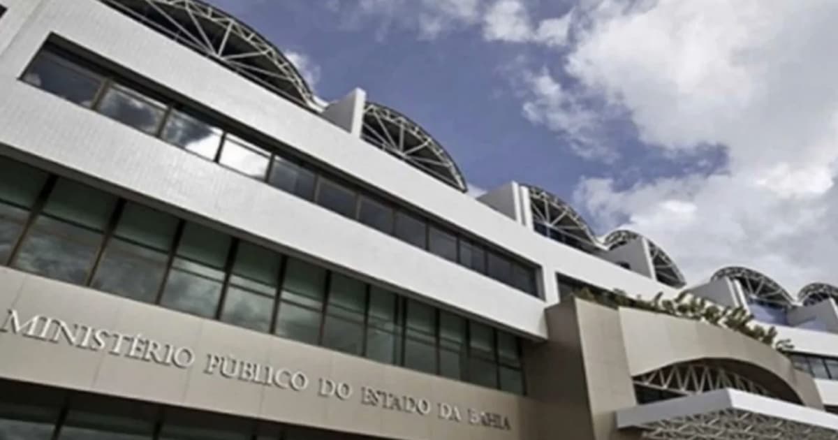 Fachada de estabelecimento comercial interditado pela Vigilância Sanitária em Salvador