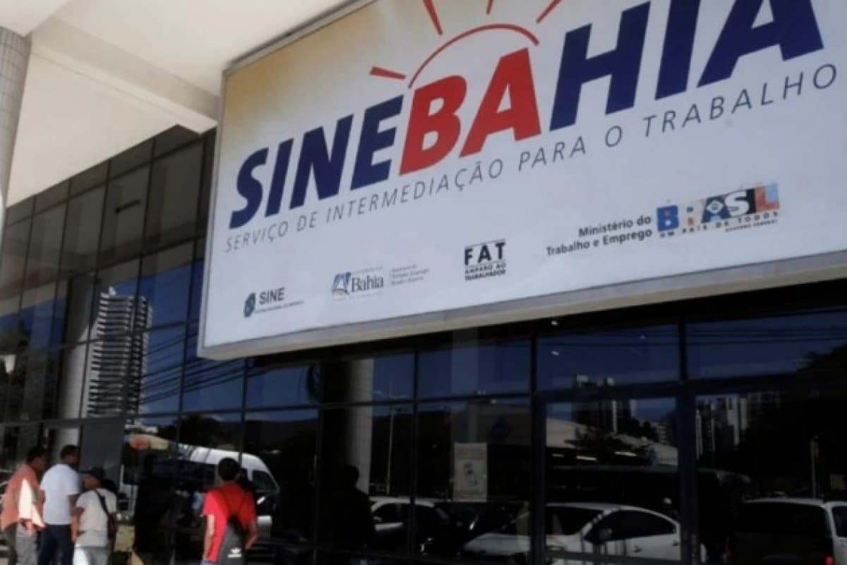 Fachada de unidade do SineBahia em shopping no interior da Bahia