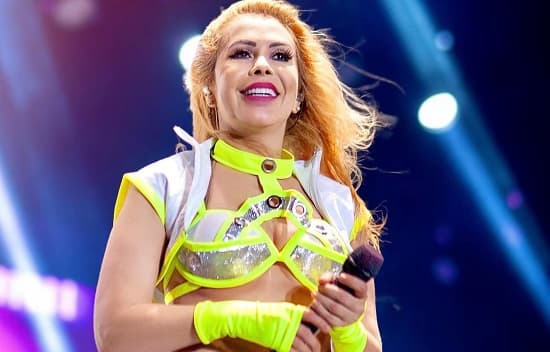 Palco do Festival da Gente em Simão Dias com público presente