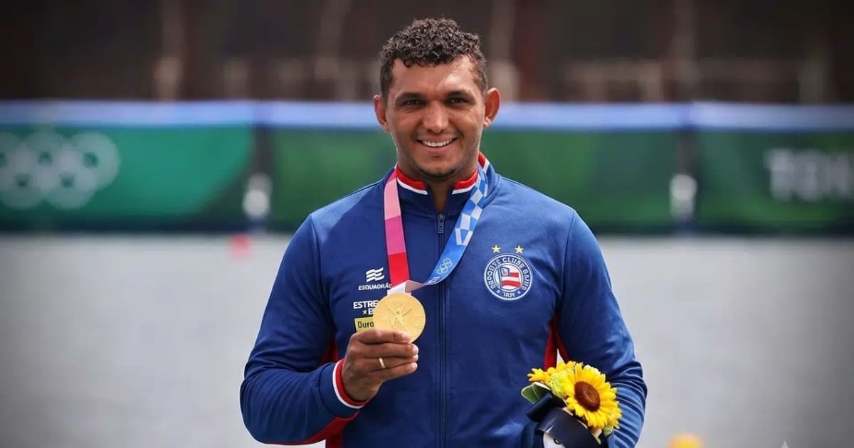 Canoísta Isaquias Queiroz em competição olímpica representando o Brasil