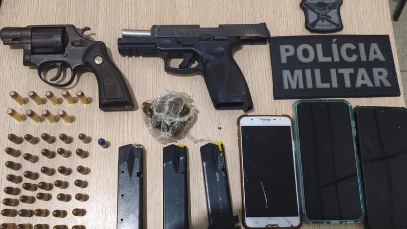 Policiais do BPChoque durante abordagem de veículo suspeito em Sergipe