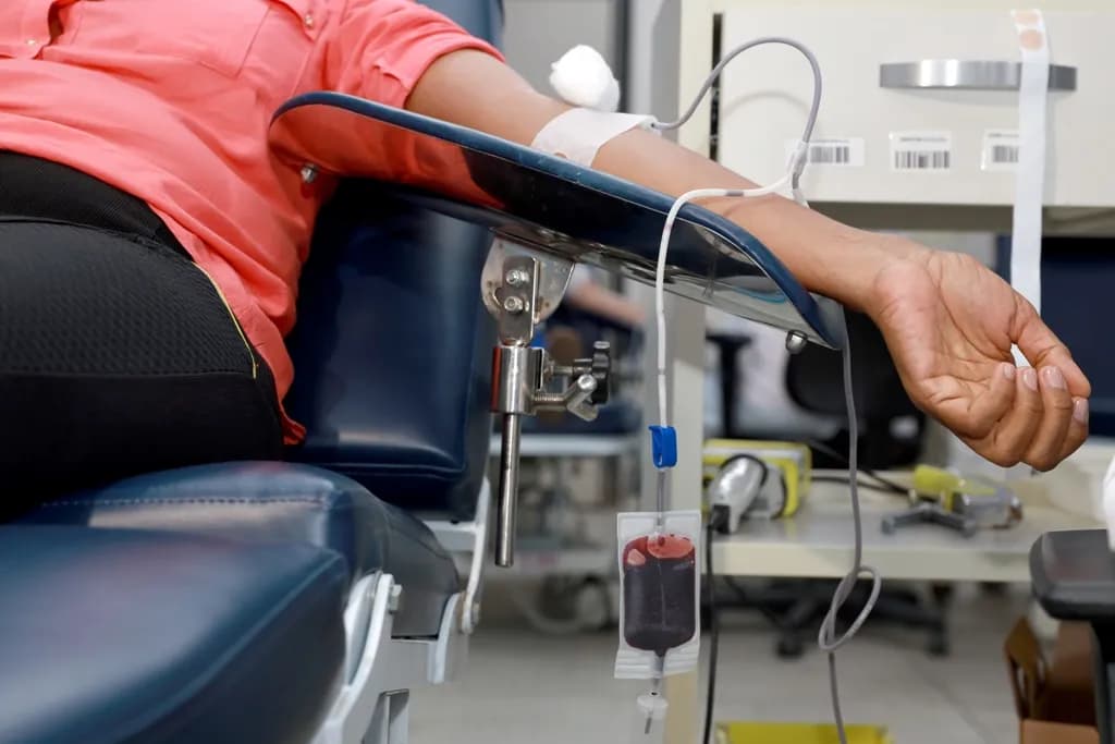 Bolsas de sangue em unidade da Hemoba na Bahia