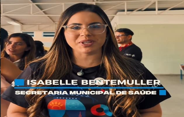Plenária da 9ª Conferência Municipal de Saúde de Paulo Afonso, com participantes sentados em auditório