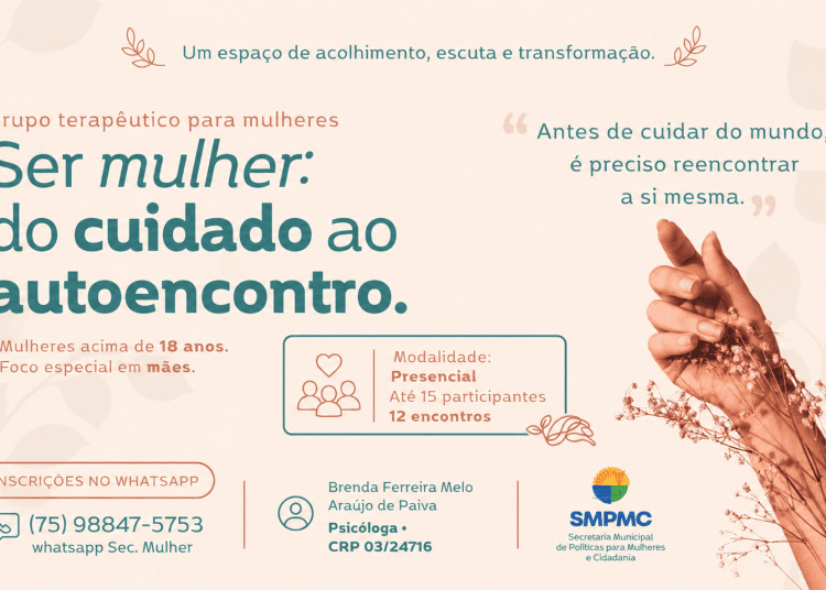Mulheres em roda de conversa terapêutica em ambiente acolhedor com almofadas e tapetes