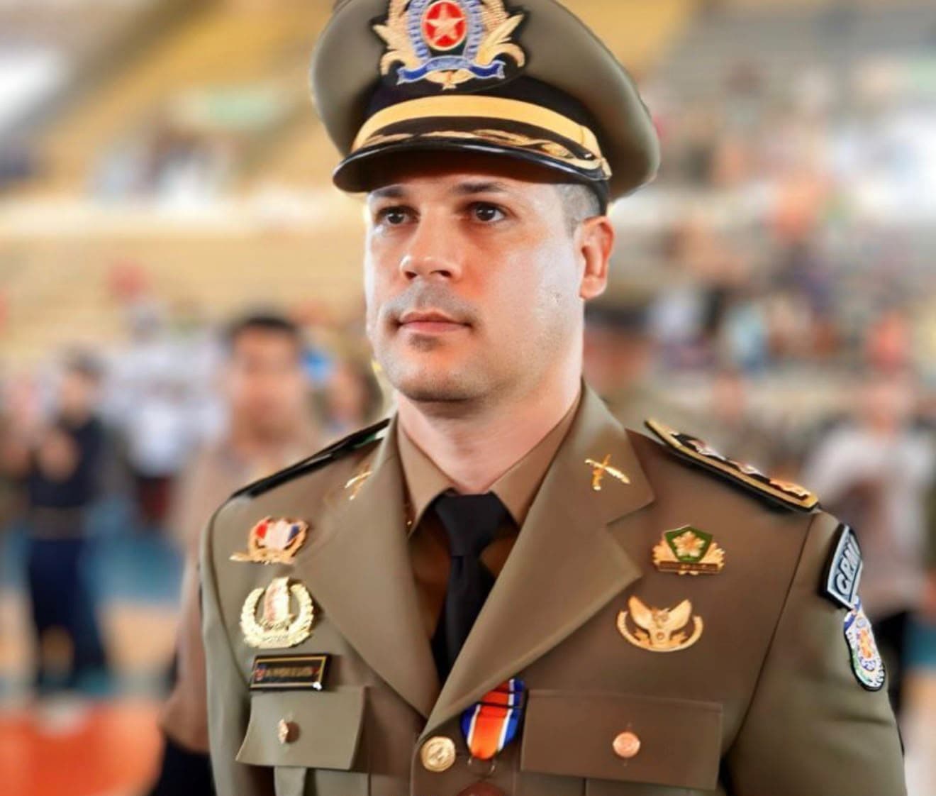 Viatura da Polícia Militar de Alagoas em frente à sede do 9º BPM em Delmiro Gouveia
