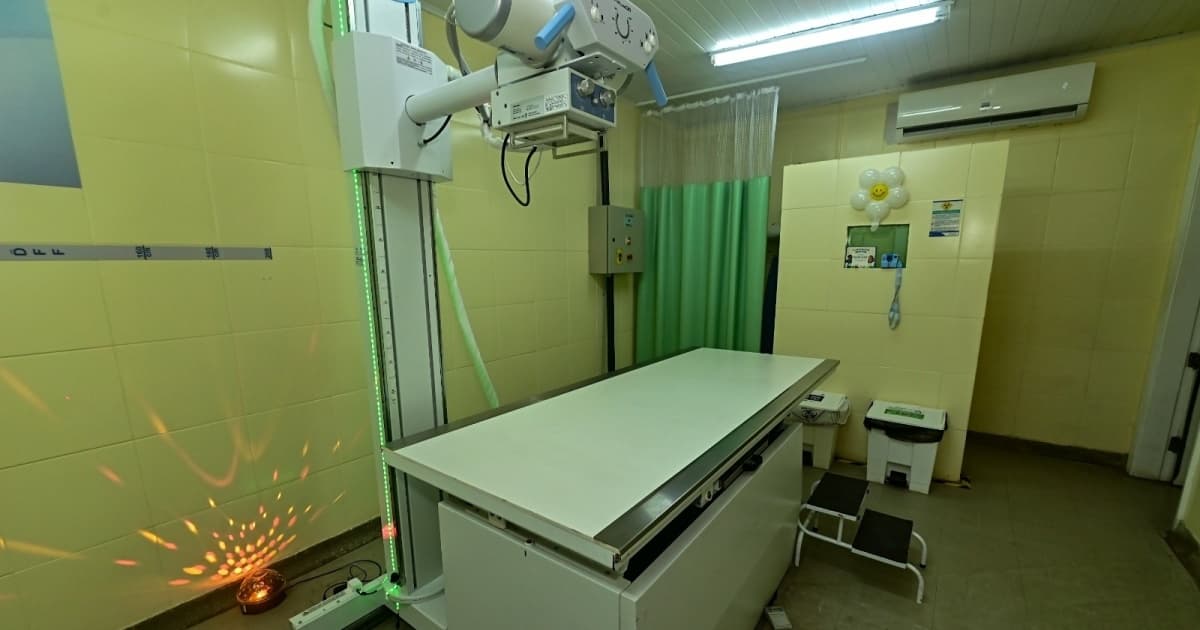 Sala de raios X adaptada para pessoas com TEA na UPA San Martin, em Salvador