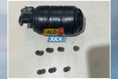 Policiais militares do 26º BPM durante operação em Candeias, Bahia