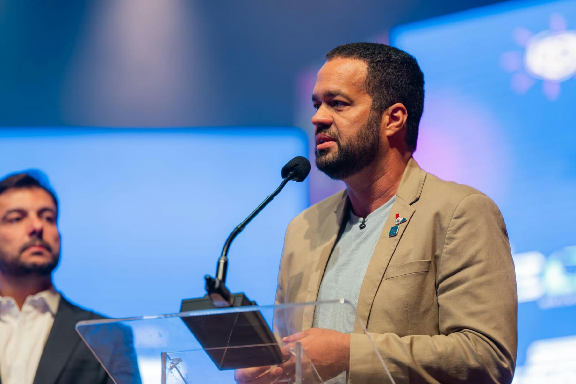 Assinatura do Acordo de Cooperação Técnica entre Consórcio Nordeste e Sebrae no NEON 2026, em Maceió
