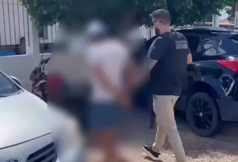 Viatura da Polícia Civil em operação de captura no sertão baiano