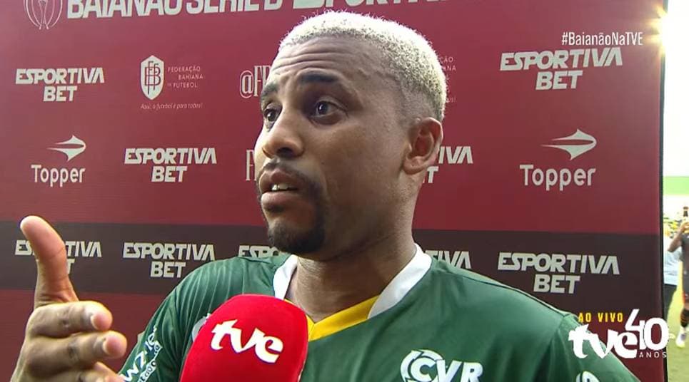 Jogadores do Barreiras FC reclamam com a arbitragem após partida da semifinal do Baiano Série B 2026