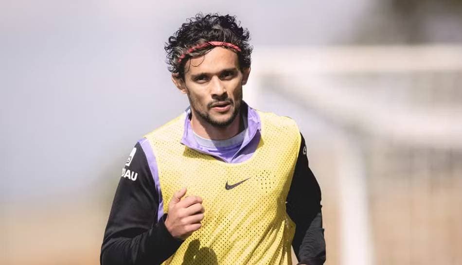 Gustavo Scarpa em treino pelo Atlético-MG na Cidade do Galo