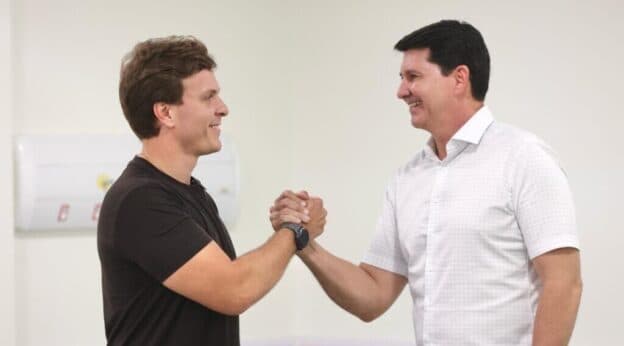 Simão Durando e Miguel Coelho em evento político em Petrolina, Pernambuco