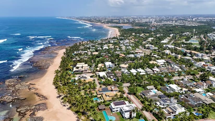 Orla de Mar Grande, em Vera Cruz, na Ilha de Itaparica, Bahia
