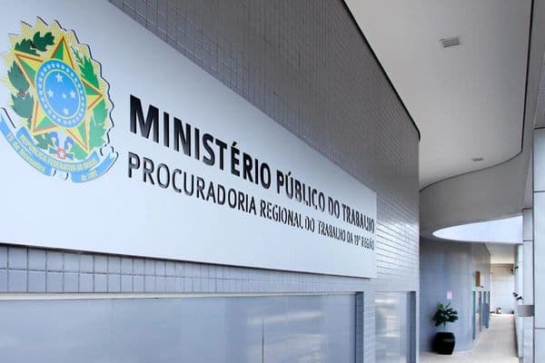 Fachada da Santa Casa de Misericórdia de Maceió, hospital filantrópico com serviços de oncologia e maternidade pelo SUS