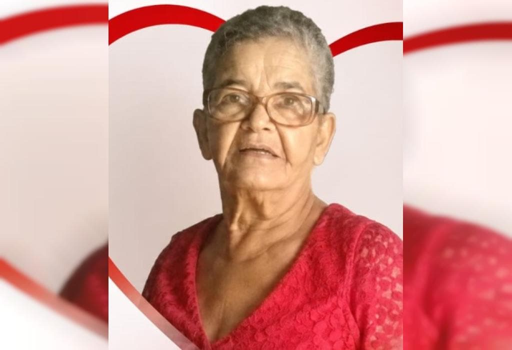 Pessoa realizando doação de sangue em unidade da Hemoba na Bahia