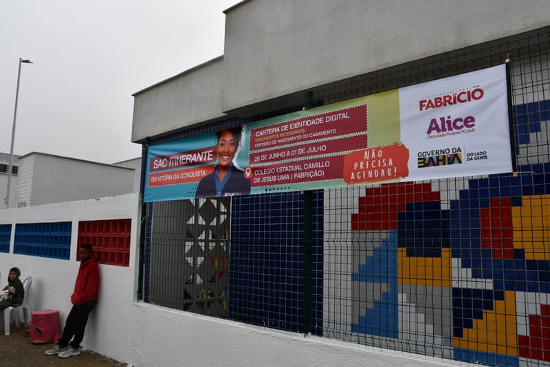 Unidade do SAC Itinerante do Governo da Bahia em atendimento ao público para emissão da nova Carteira de Identidade Nacional (CIN)